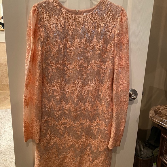 Semi formal sequin dress. Peach color - Picture 2 of 3